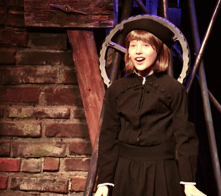 Kuvassa nuori Bonnie.