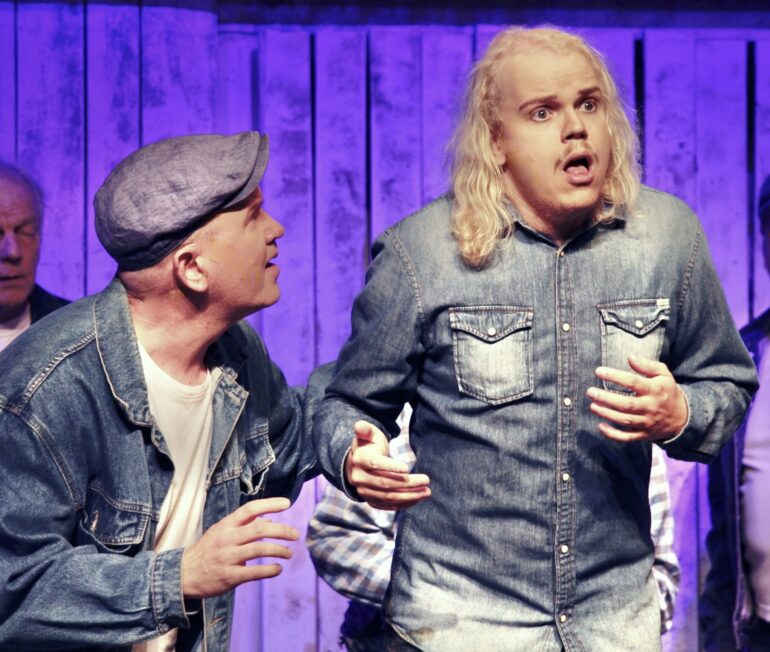 Arne (Mikko Kotiaho) ja Tore (Reima Nikola)