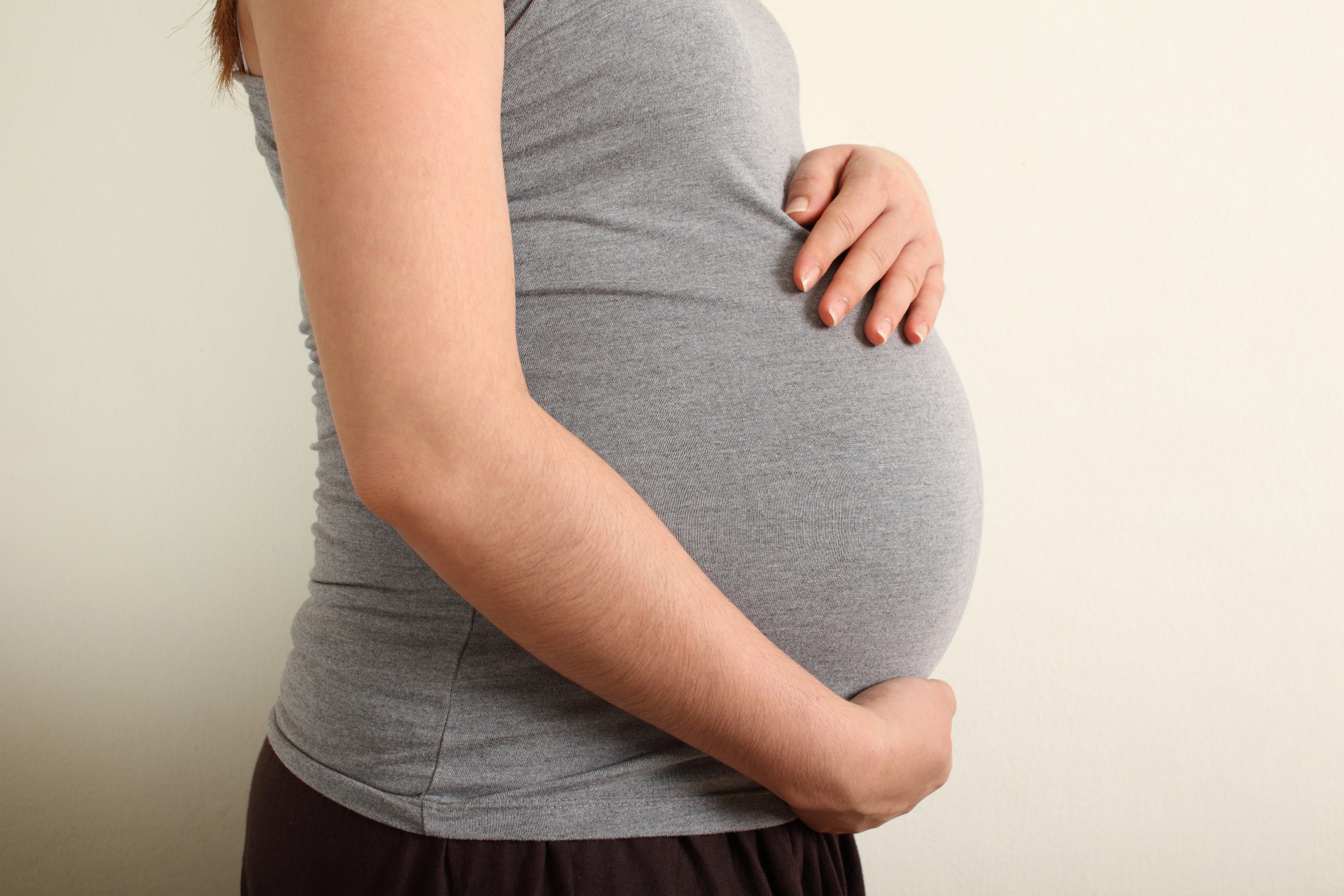 Большая беременность. Живот беременной женщины. Беременные девушки живот. Фото живота беременной. Красивые животы у беременных женщин.