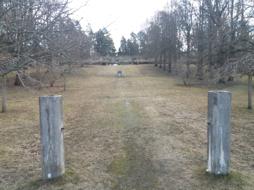 Petter Forsströmin puisto, Virkkala. Lähtötilanne puiston kunnostuksen alkaessa.